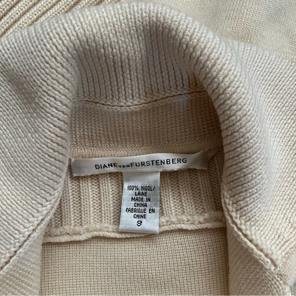 SOLD: Diane von Furstenberg Women's Small Ivory 100% Wool Ribbed Cardigan - Picture 3 of 8